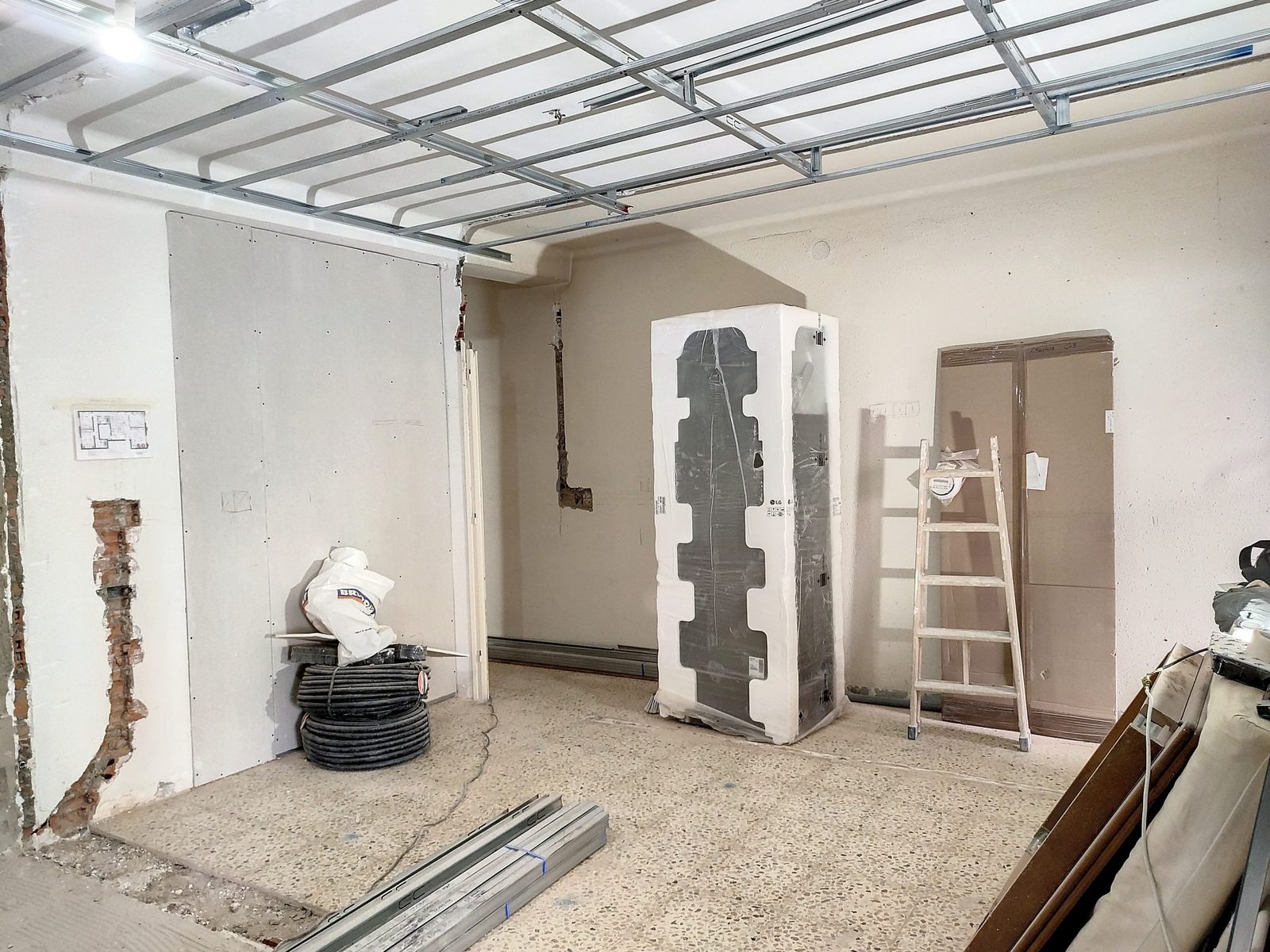 Vivienda en obra, antes de instalar la cocina
