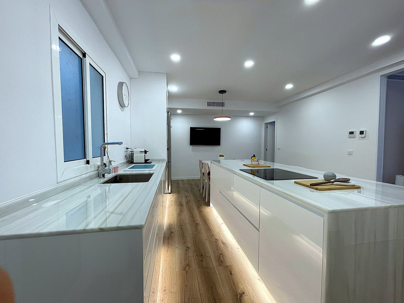 Cocina construida desde cero, despues de la reforma